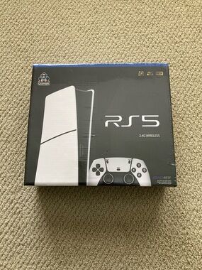 Gambr RS5 Gaming System 2.4G Wireless Game Q10 Console with Two Controllers NIB